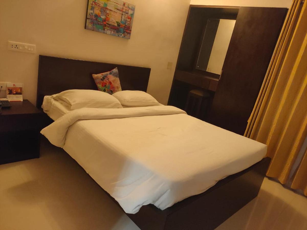 Kfour Apartment & Hotels Private Limited Madurai Exteriör bild