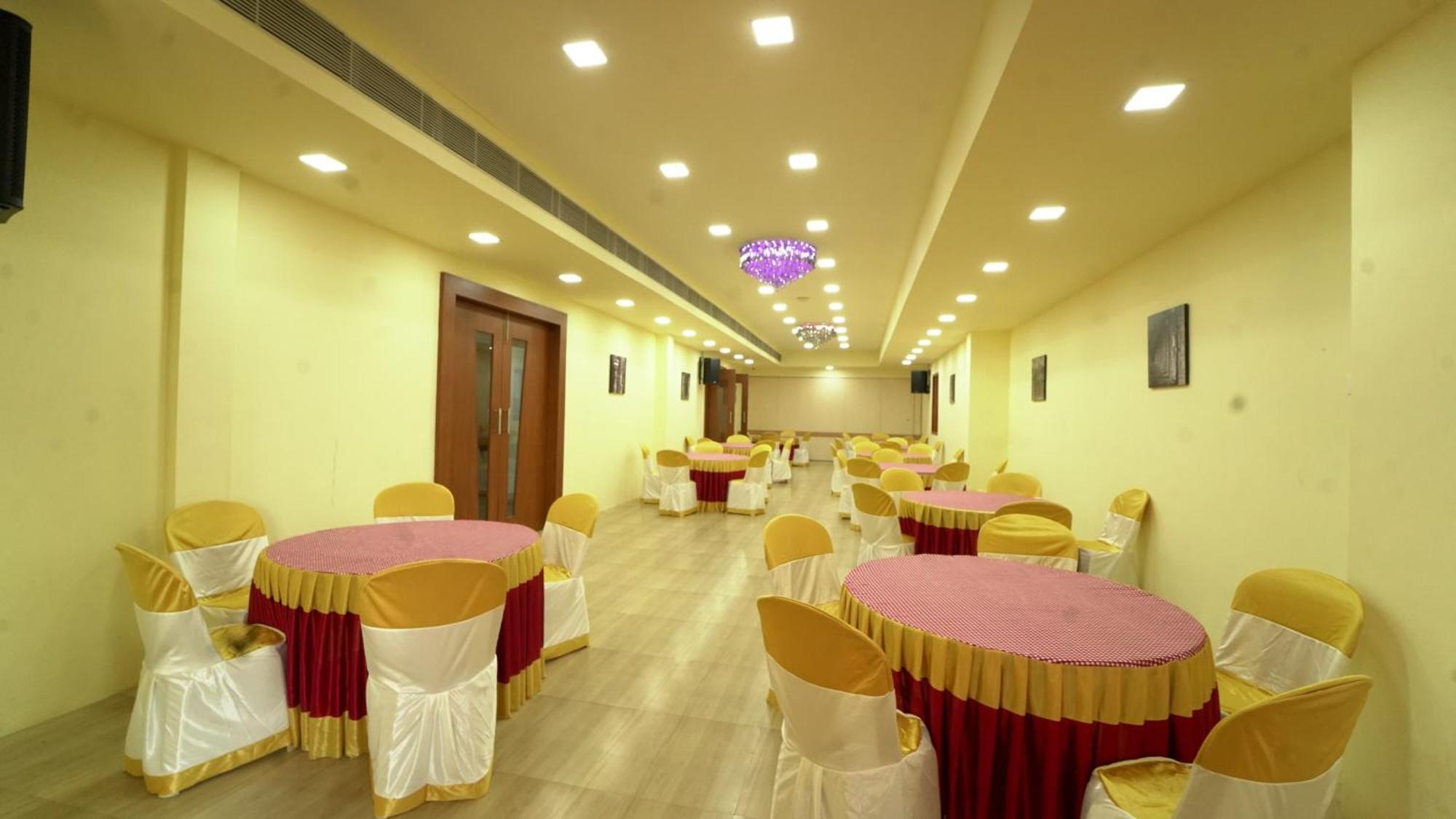 Kfour Apartment & Hotels Private Limited Madurai Exteriör bild